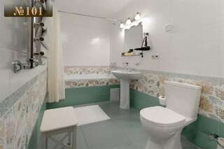 Гостиница В некотором царстве Поляны Сьют двухкомнатный с двором и кухонным уголком #101-7