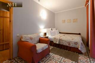 Гостиница В некотором царстве Поляны Улучшенный Стандартный номер со своим двориком-2