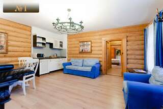 Гостиница В некотором царстве Поляны Сьют двухкомнатный с двором и кухонным уголком-9