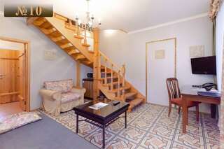 Гостиница В некотором царстве Поляны Cьют двухэтажный с двором-2