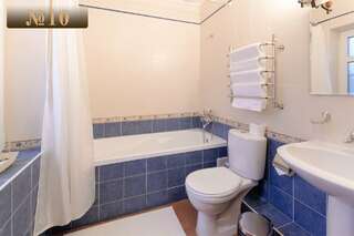 Гостиница В некотором царстве Поляны Cьют двухэтажный с двором-5