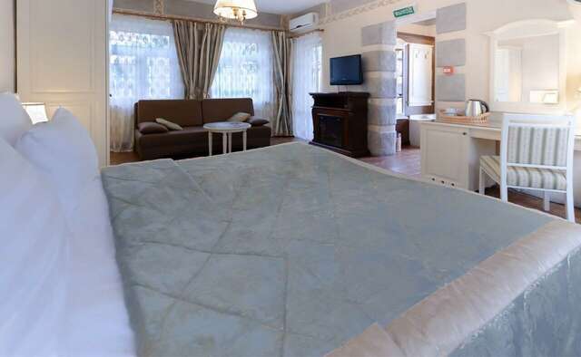 Гостиница В некотором царстве Поляны-98